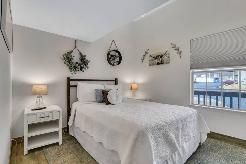 Fall Creek Condo Near The Strip! Branson Bagian luar foto